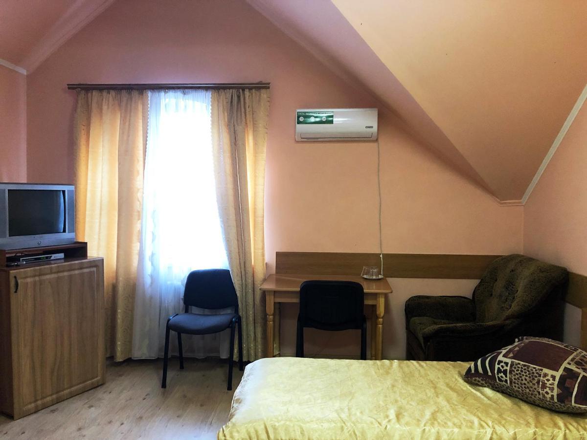 Comfort Hotel Червоноград Екстер'єр фото